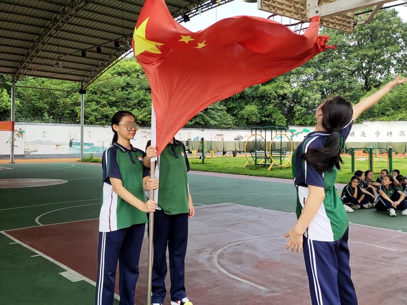 封閉式軍事化學校,軍事訓練學校